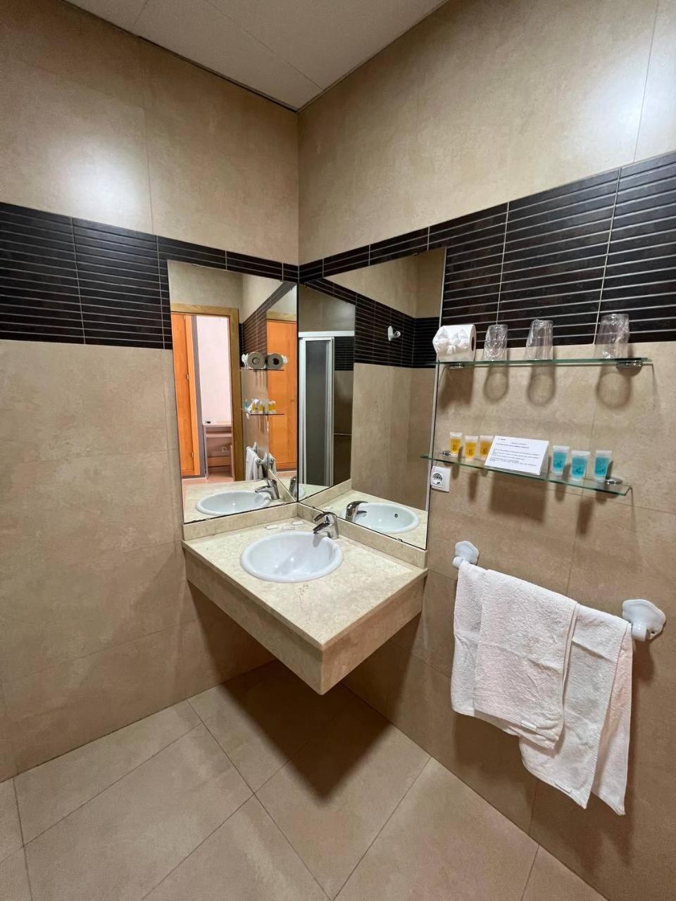 Hostal Manuela Punta Umbría Buitenkant foto